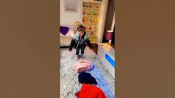 خلودة لبس جاكيتي انا ودادي 