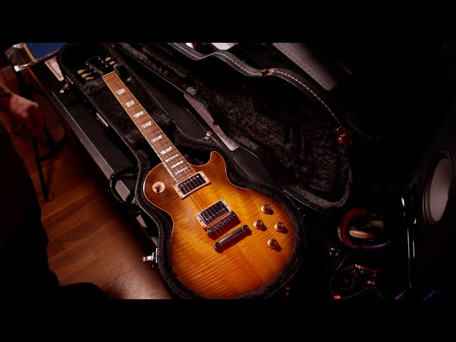 NEW GUITAR DAY GIBSON LES PAUL STANDARD 2006 IN HONEYBURST