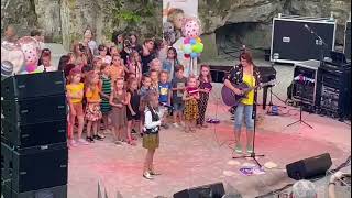 Cover me in Sunshine - Emma Kok - Joëlle - KidsKoor Sing! Vallekeberg en DjoolMusic (Pink cover)