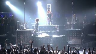 Rihanna Ft. Britney Spears - S&M- (Remix) Live @ 2011 Billboard Music Awards.mp4