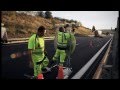 Hommes en jaune : Anges gardiens de l'autoroute