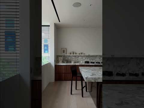 Step Inside Esplanade II Residence on Port Phillip Bay by Travis Walton Architects⁠