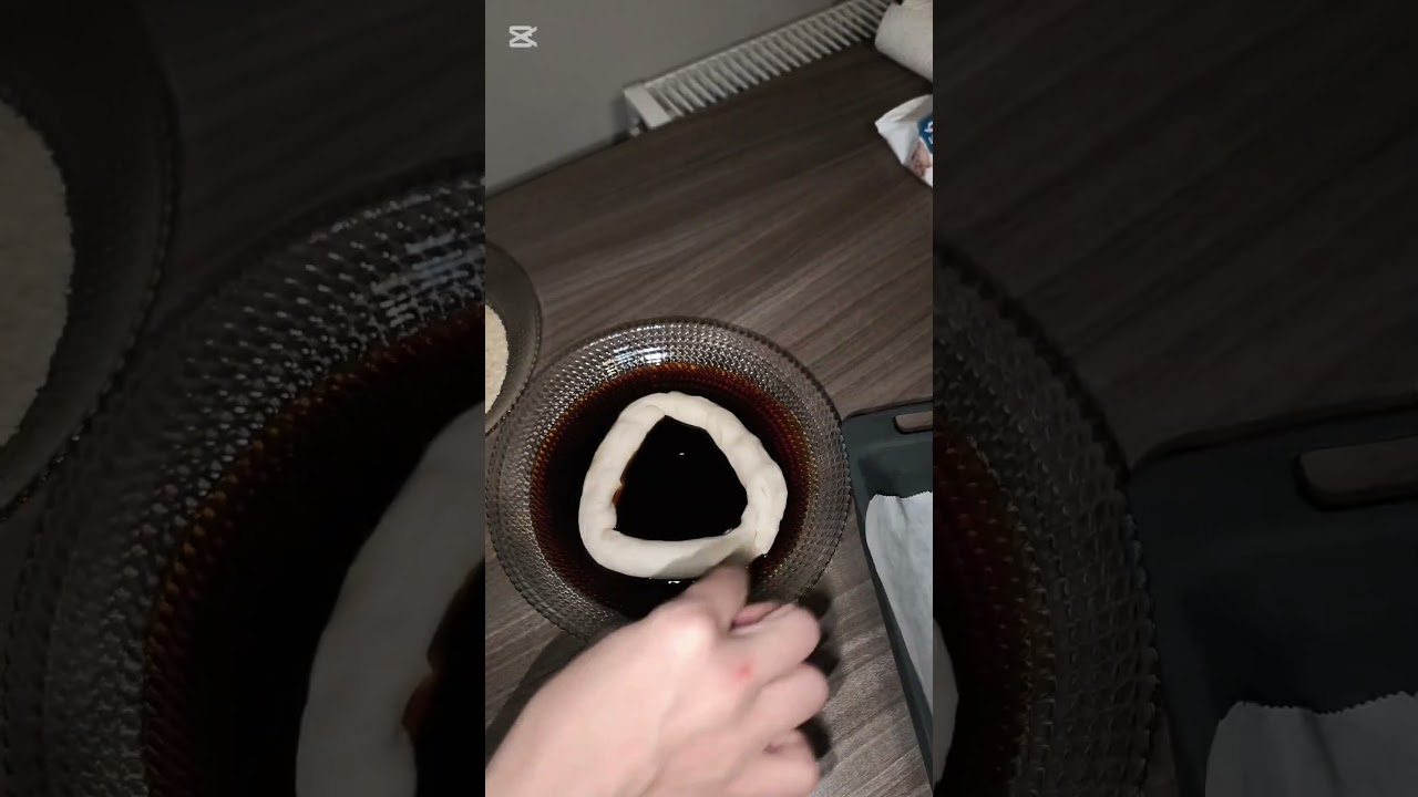 En pratik simit tarifi#cookingshorts #pratiktarifler #yemektarifleri #milföyhamuru#simit#hamurişi