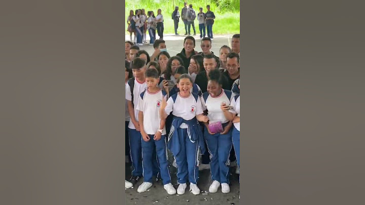 Pillamos al profesor viendo el baile de anita!😅 #medellin #colegios #show #envivo #anitta