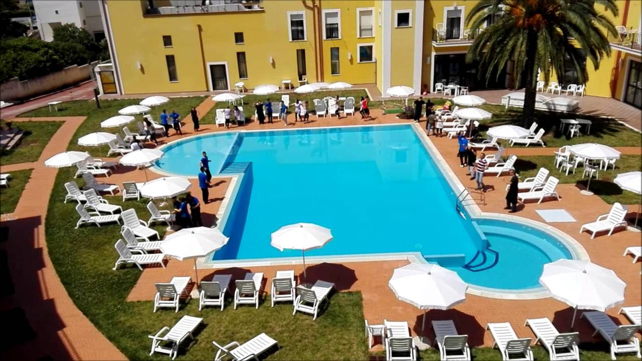 Puglia - Gargano - San Menaio - Orchidea Blu Hotel -  Presenta: STAFF 2016
