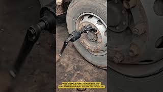 Loosening Truck Wheel Lug Nuts with a Torque Multiplier Tool –Good Tools and Machinery in Daily Work
