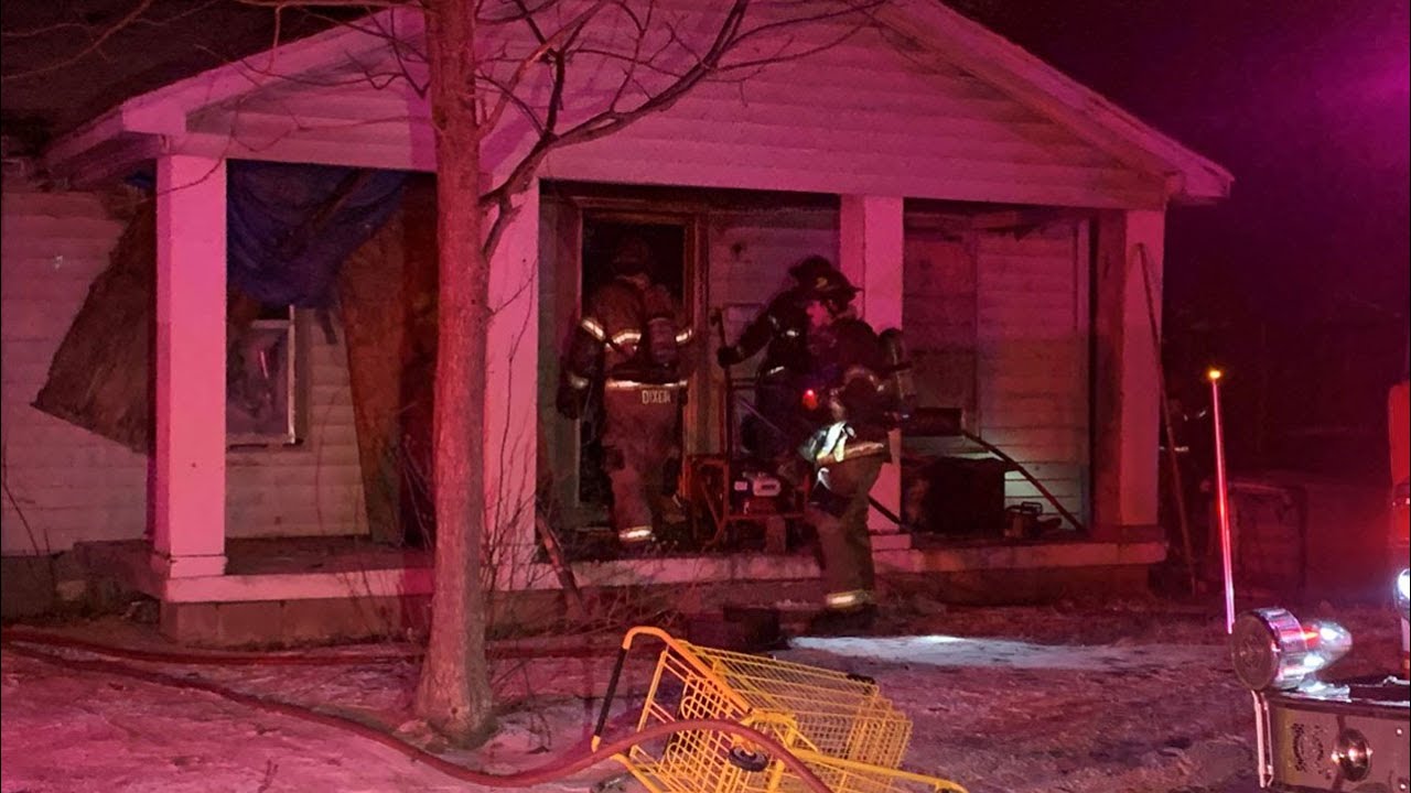 Tulsa Crews Battle Overnight Fire At Vacant House - YouTube