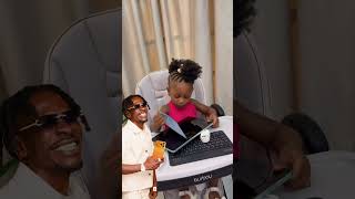 Shatta’s daughter unboxing her HOTWAV #qmmultimedia #ghanaentertainment #shattawale
