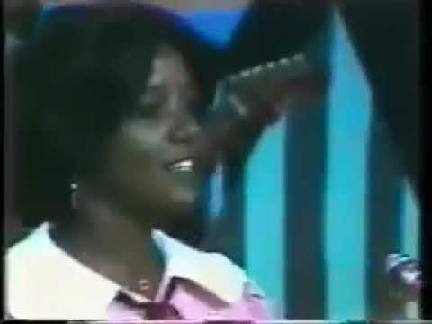 حنان الصغيرة ماهو عارف قدمه المفارق