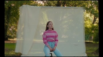 Sigrid - Mistake Like You (up close) (Visualiser)