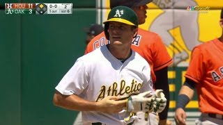 HOU@OAK: Brugman lines an RBI single to right