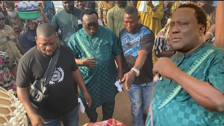 Massive Crowd Welcome Saheed Osupa In Ibadan As He Performs At Ayedade Plank Market
