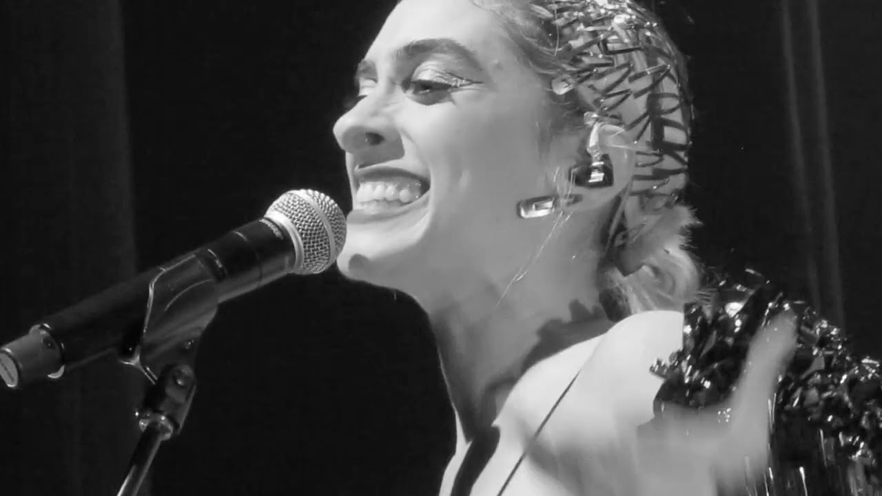 Watch Juliana Linhares - Tareco e Mariola (Itaú Cultural, 2024) on YouTube Watch Juliana Linhares - Tareco e Mariola (Itaú Cultural, 2024) on YouTube