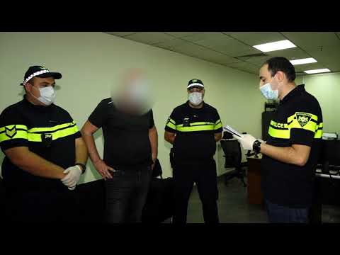 პოლიციამ ერთ-ერთ ბარში მომხდარი ფიზიკური დაპირისპირების საქმეზე მეოთხე პირიც დააკავა