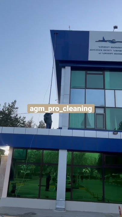 Мойка фасадов телескопической карбоновой штангой, инстаграмм @agm_pro ...