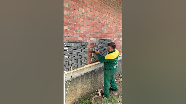 Установка первого ряда панелей