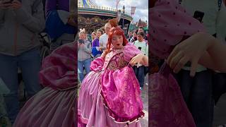 We have pockets! Anastasia and Drizella at Disneyland Paris