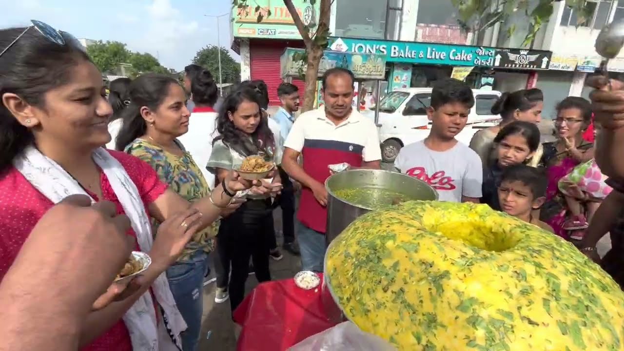Surat Famous Volcano Panipuri  😳😳 एक साथ 70 लोग खाते  hai पानीपुरी  Surat Street Food
