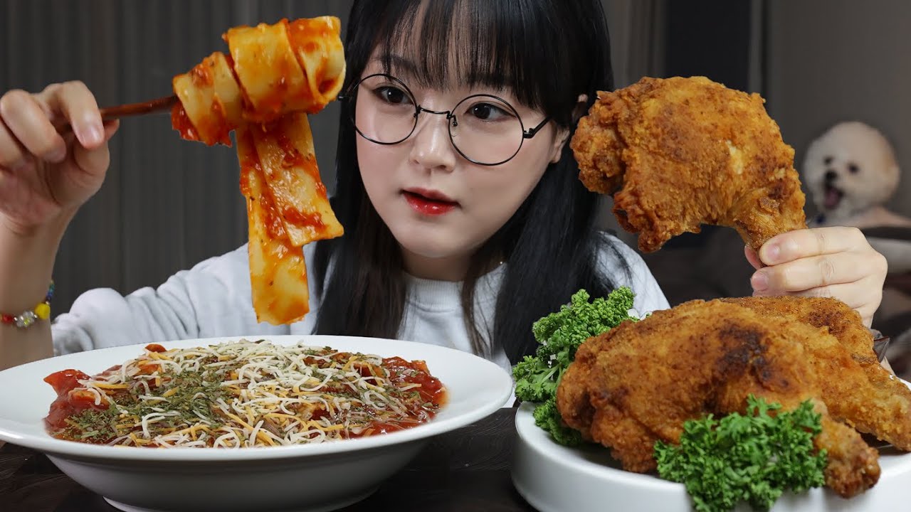СПАГЕТТИ И ЖАРЕНАЯ КУРИЦА🍝🍗MUKBANG ASMR