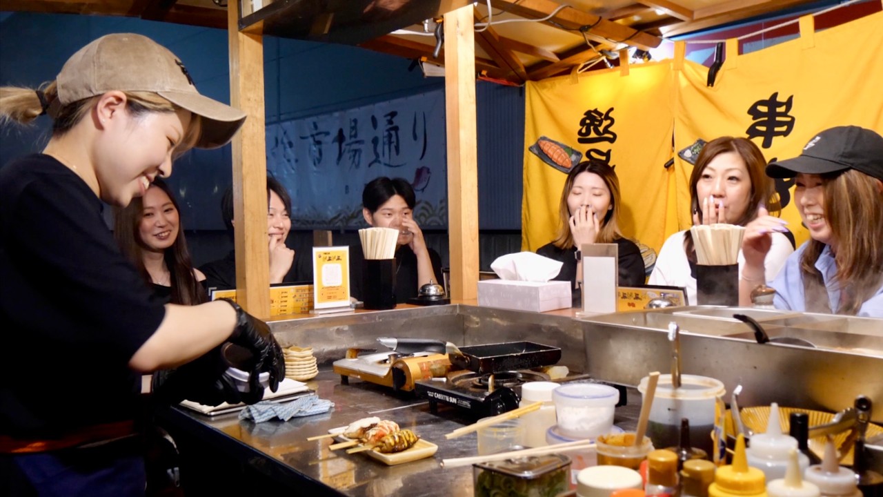 「屋台楽しいっス！」独立して始めた屋台が連日満席！若女将の一日に密着