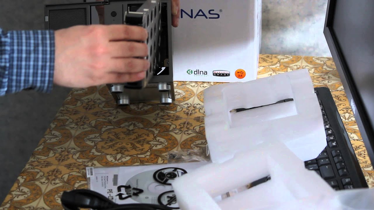 Распаковка NETGEAR ReadyNAS DUO v2 купленного в computeruniverse.ru