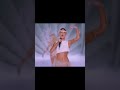 WOAH! 😍😍 Halsey - Without Me (Live From The Victoria’s Secret 2018 Fashion Show)