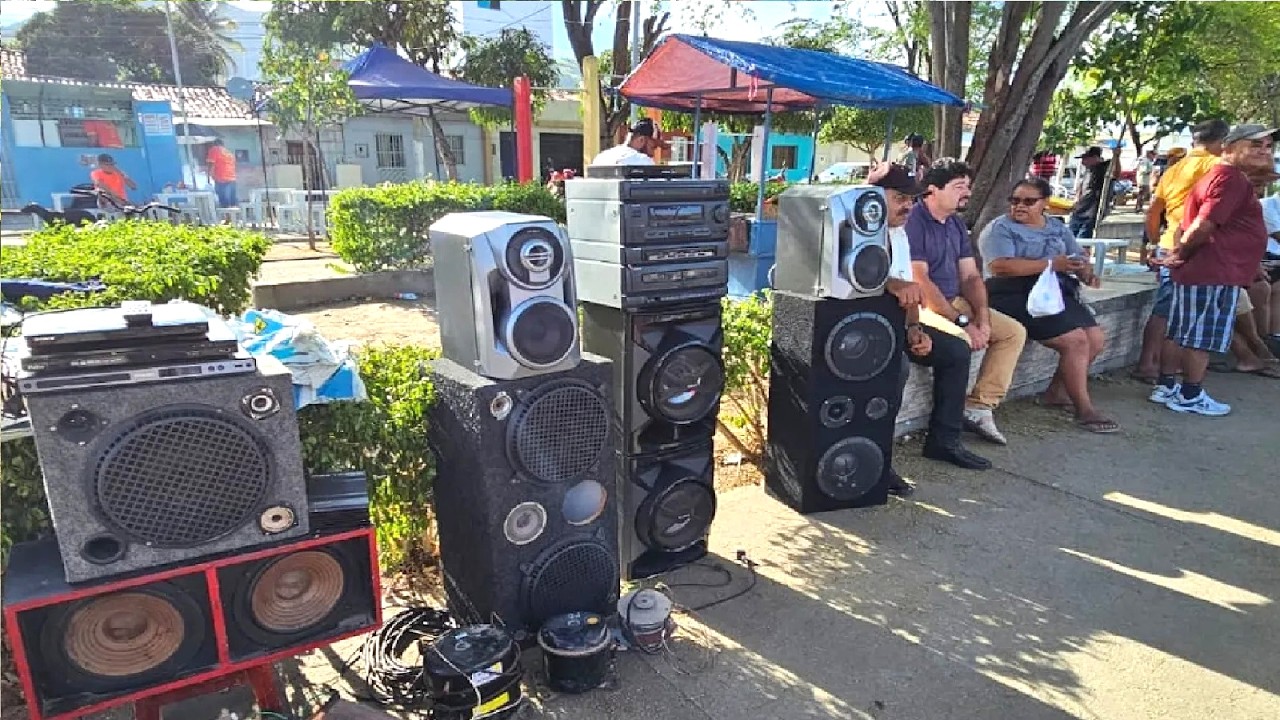 A FEIRA DO ROLO EM PANELAS-PE TEM TUDO O QUE VOCÊ PROCURA