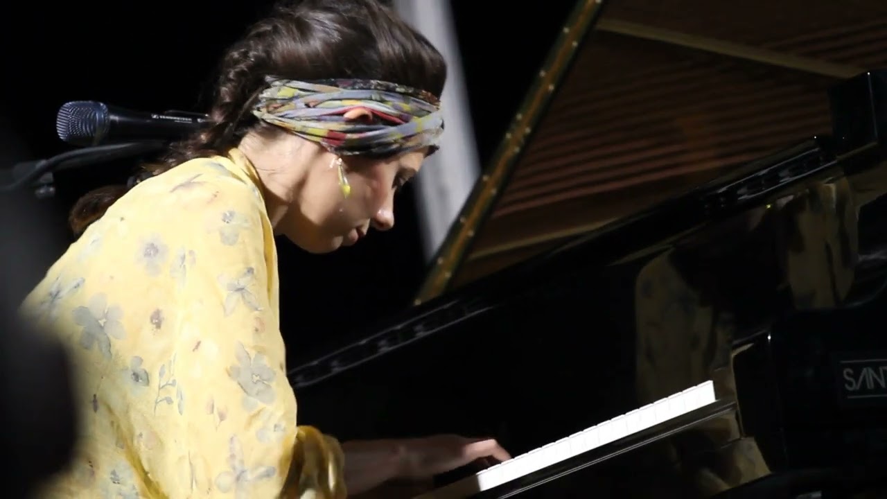 Ver Olivia Trummer "Fly now" - TERRE SONORE Cerasa 18/08/2021 en YouTube Ver Olivia Trummer "Fly now" - TERRE SONORE Cerasa 18/08/2021 en YouTube