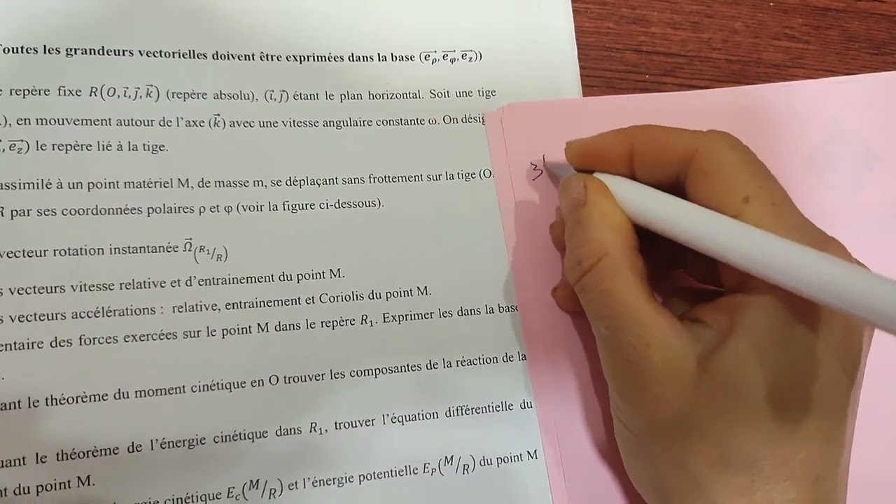 exercice mécanique du point matériel. changement de référentiel. theorème