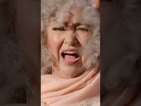 Amores, el video oficial de “No Dejen Que El Chino Hable” ya está disponible en mi canal de YouTube.