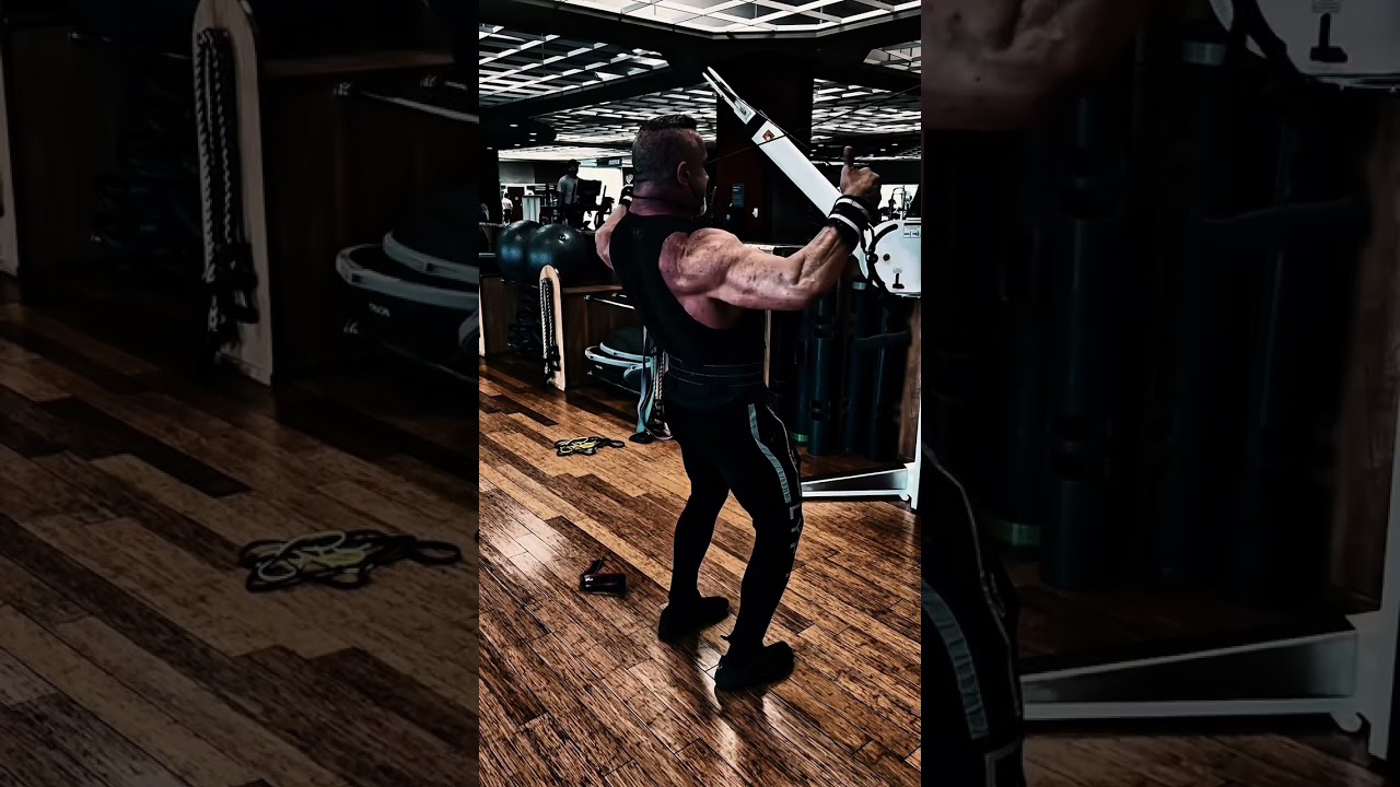 Three different exercise exercises to hit all three heads of the shoulder#workout #workouttips