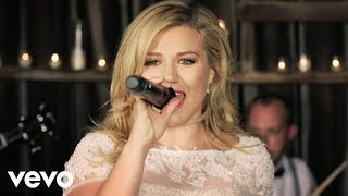 Смотреть клип Kelly Clarkson - Tie It Up