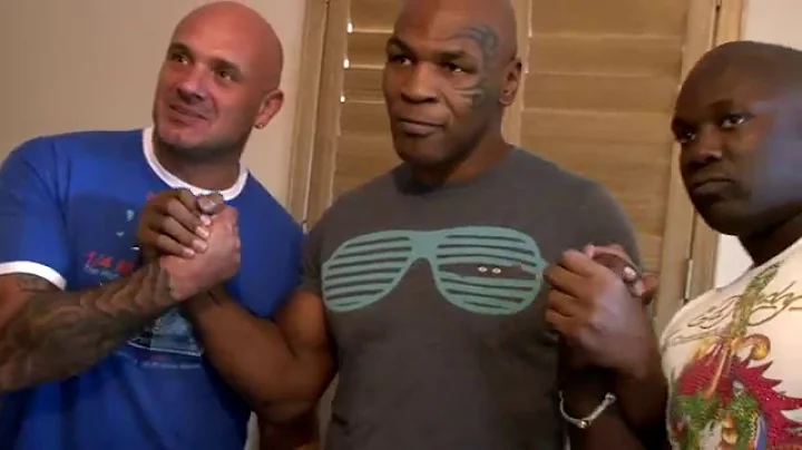 Mike Tyson meets local fighters on UK tour!