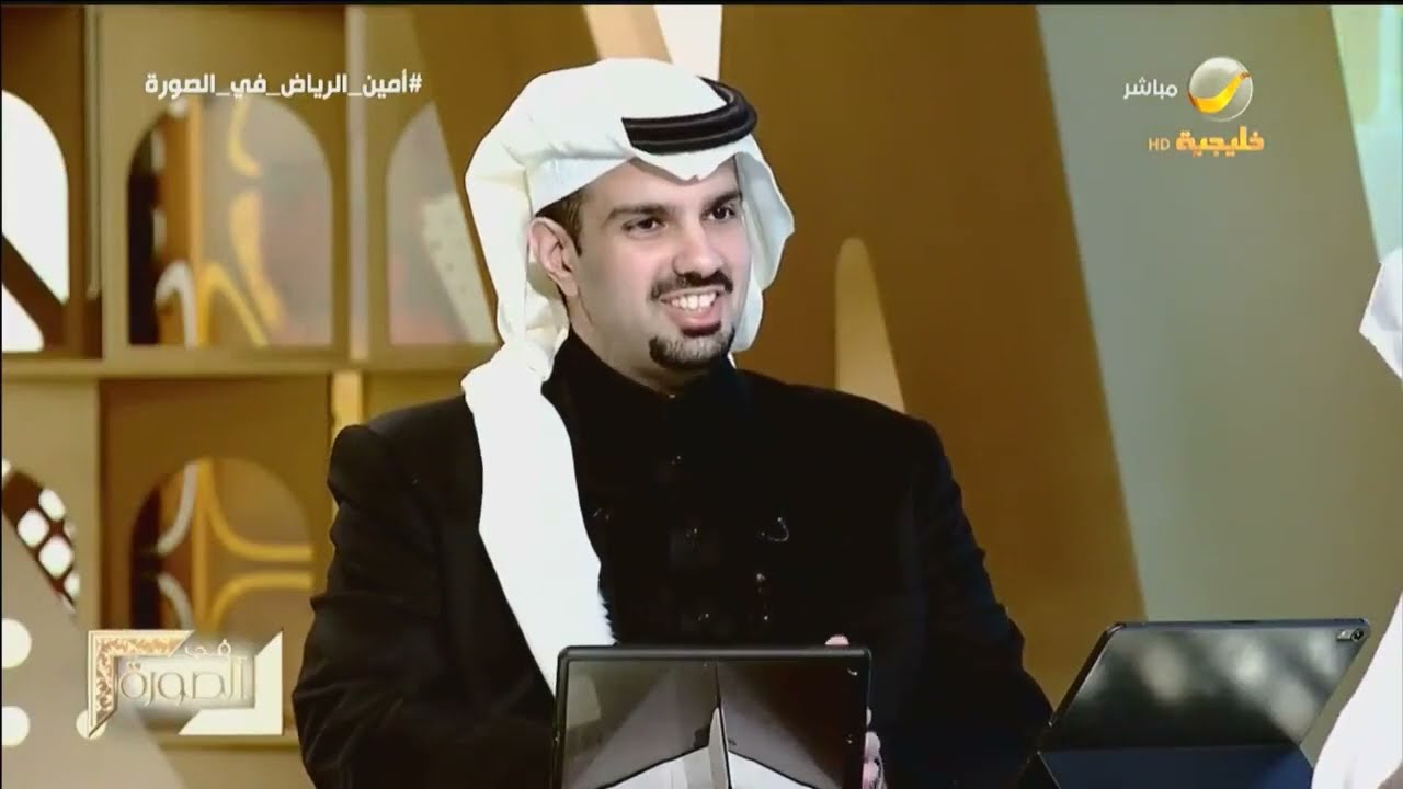 أمين منطقة الرياض يستعرض على الخريطة حدود المدينة بعد مشاريع التطوير