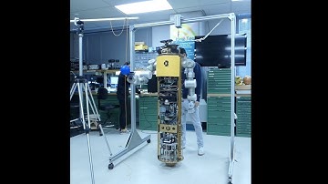 Momentum based Whole-Body Planning for a Single-Spherical-Wheeled Balancing Mobile Manipulator