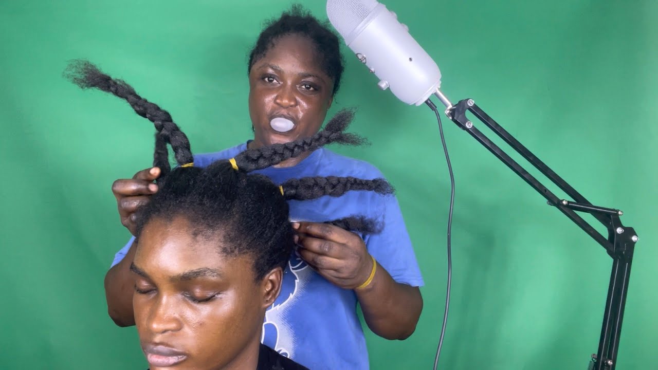 ASMR✨HAIRPLAY ON MY SISTER  BRAIDING HER HAIR WITH GUM CRACKING SOUND. Soft whispers