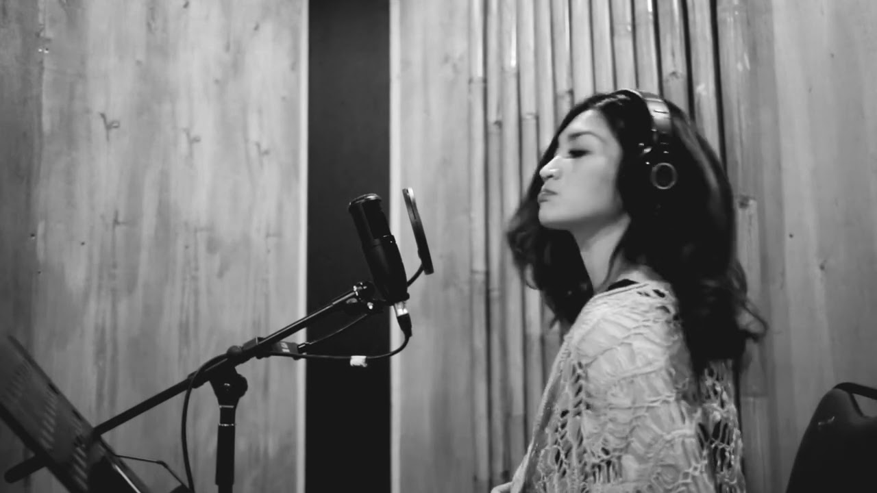 EGHA DE LATOYA SELALU ADA ( BLACKOUT ) Chords Chordify EGHA DE LATOYA SELALU ADA ( BLACKOUT ) Chords Chordify