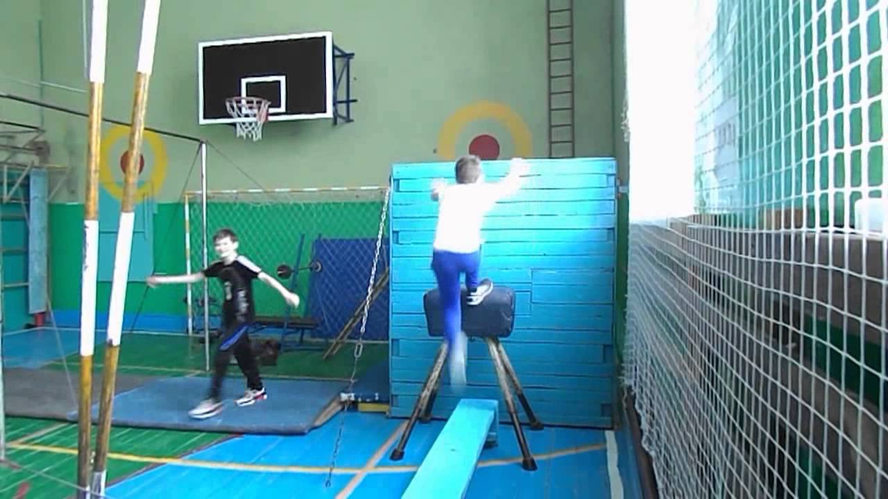 Препятствия в спортзале