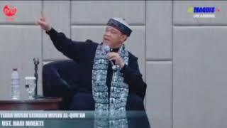 Ust. Hari Mukti semasa hidupnya dia awalnya seorang seniman/penyanyi
