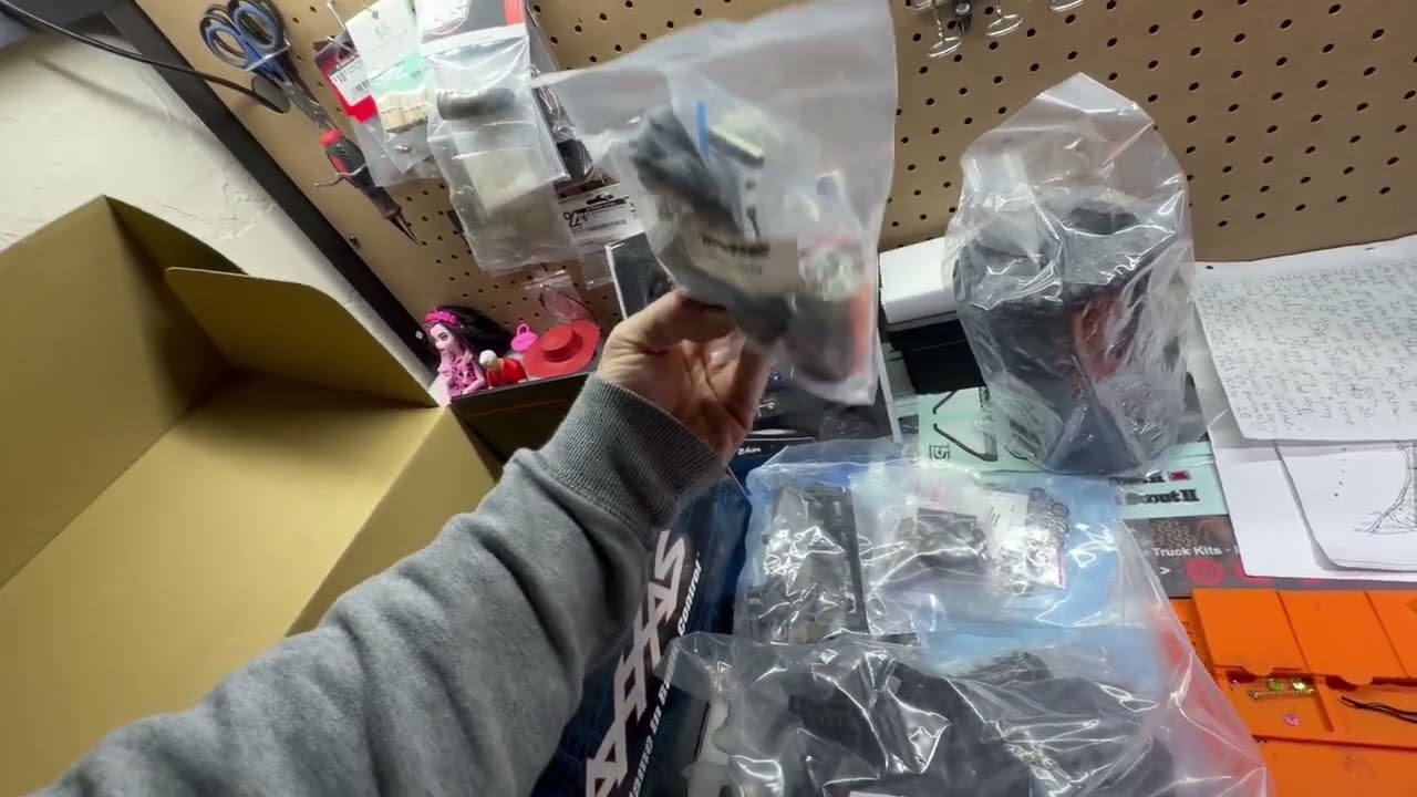 Happy New Year Let’s Start A Build, TRX4 Scale Builders Kit 