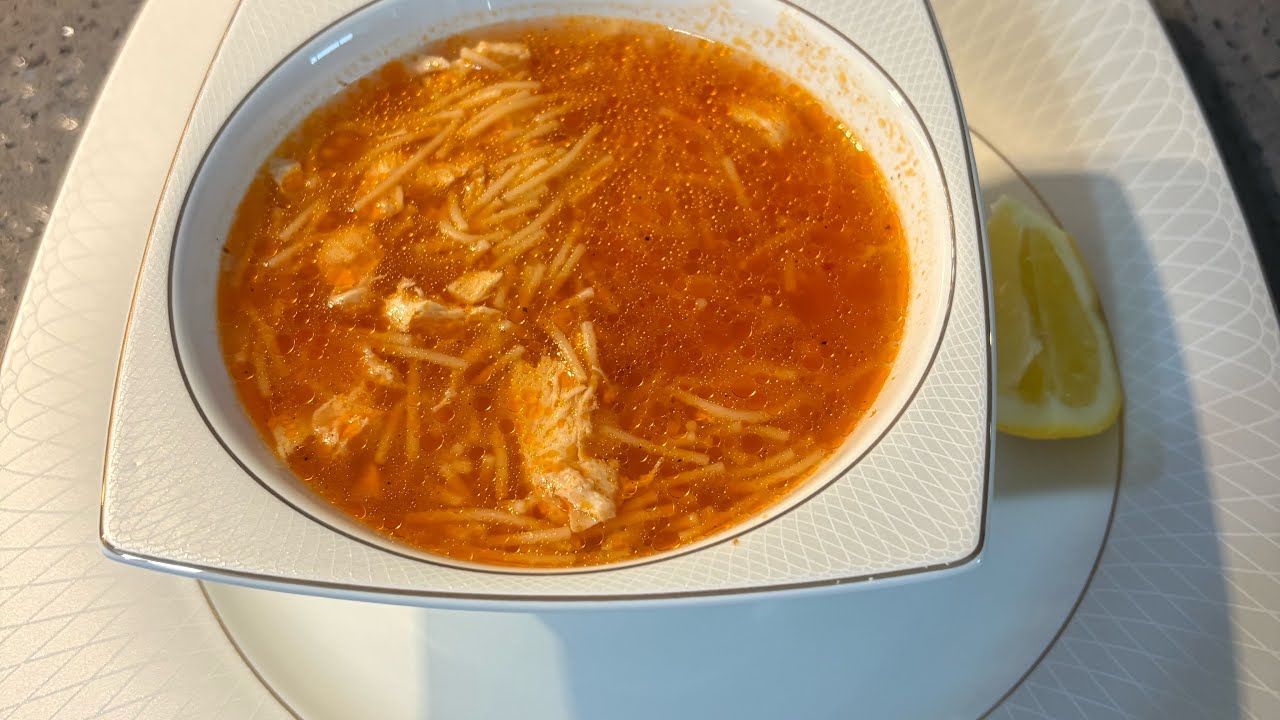Tavuklu şehriye çorbası 