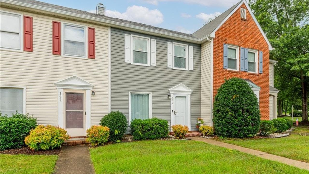 Gorgeous Townhouse Just Listed in the Glen Allen High School District!!