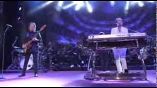 Video thumbnail of "Pooh - Apertura concerto, Opera prima e Sara nel sole Live - Opera seconda Live"