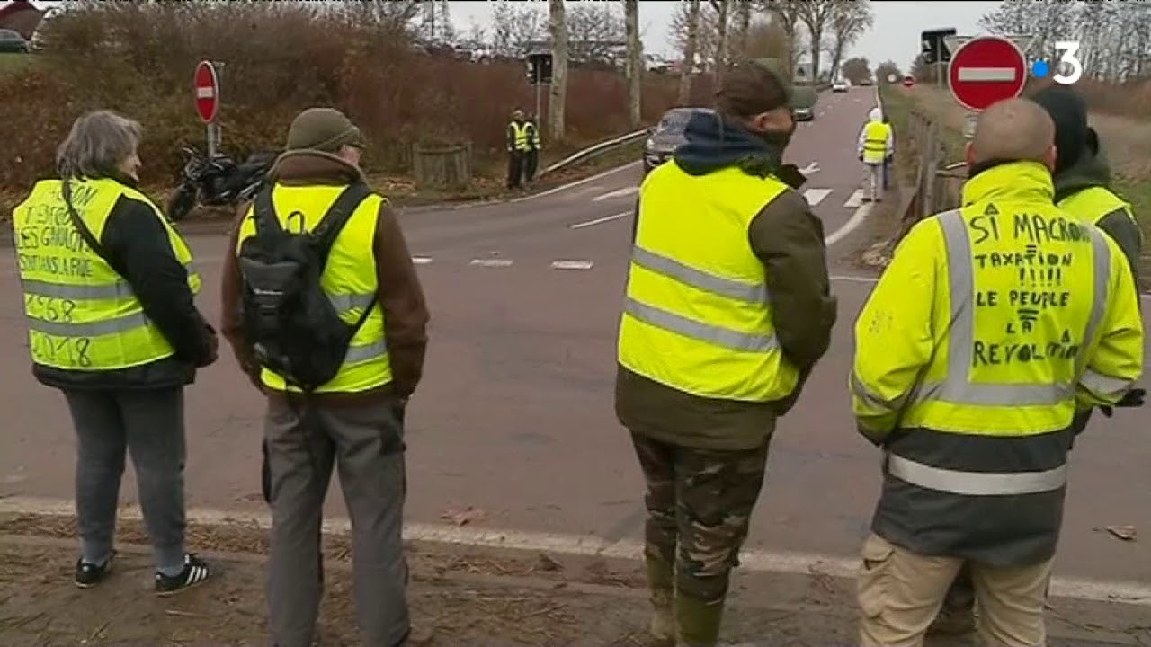 Yonne Gilets Jaunes Au Rond Point De Leurope à Auxerre