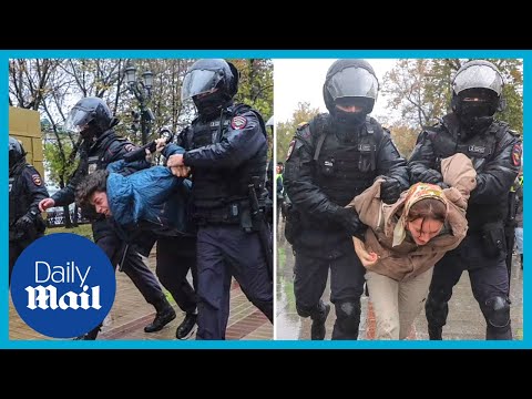 Russia: putin's police force men onto buses and detain protestors in st. Petersburg