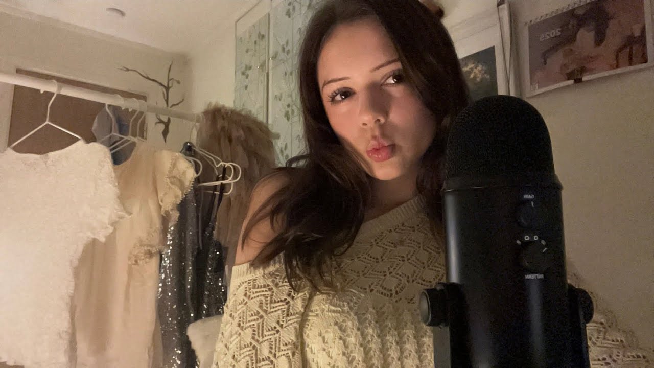 Asmr~Super close up clicky whisper😝