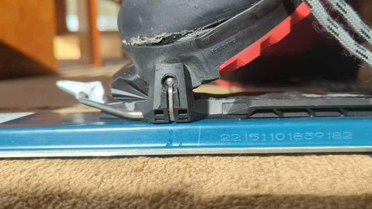 Almost new Alpina Alaska XP sole broke loose from boot