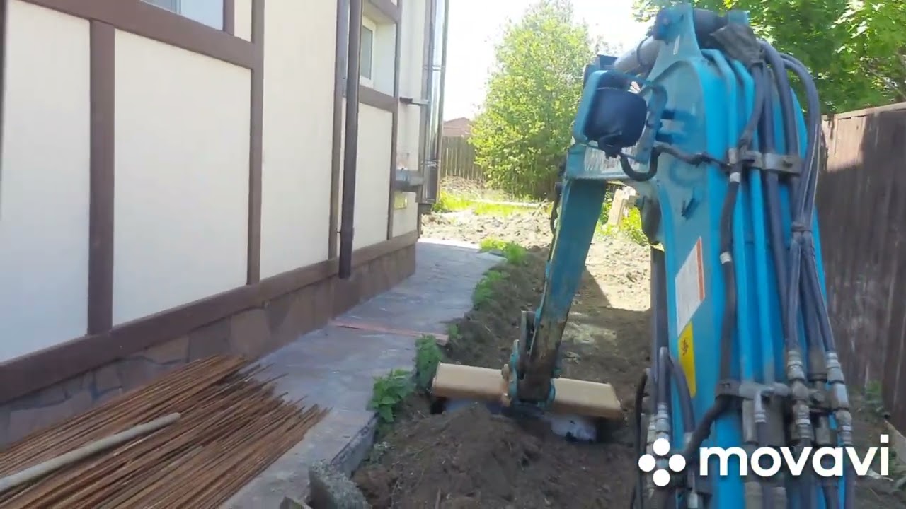 А я работаю на Куботе .