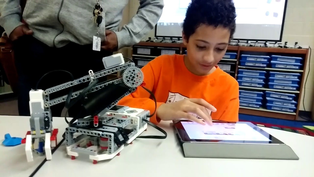 Robot Crane Programming problem solving Jayden & Mr Miller