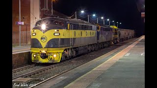 S317, B76 and T386 power through the night on 9096 Deniliquin Grain- 17/9/23